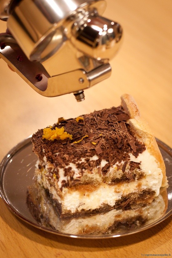 Appelsiinivaahtoa sifonista