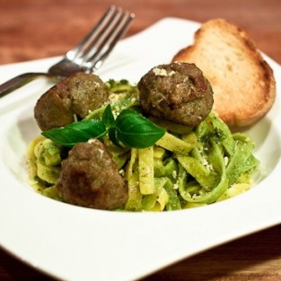 Pistaasipestolihapullat